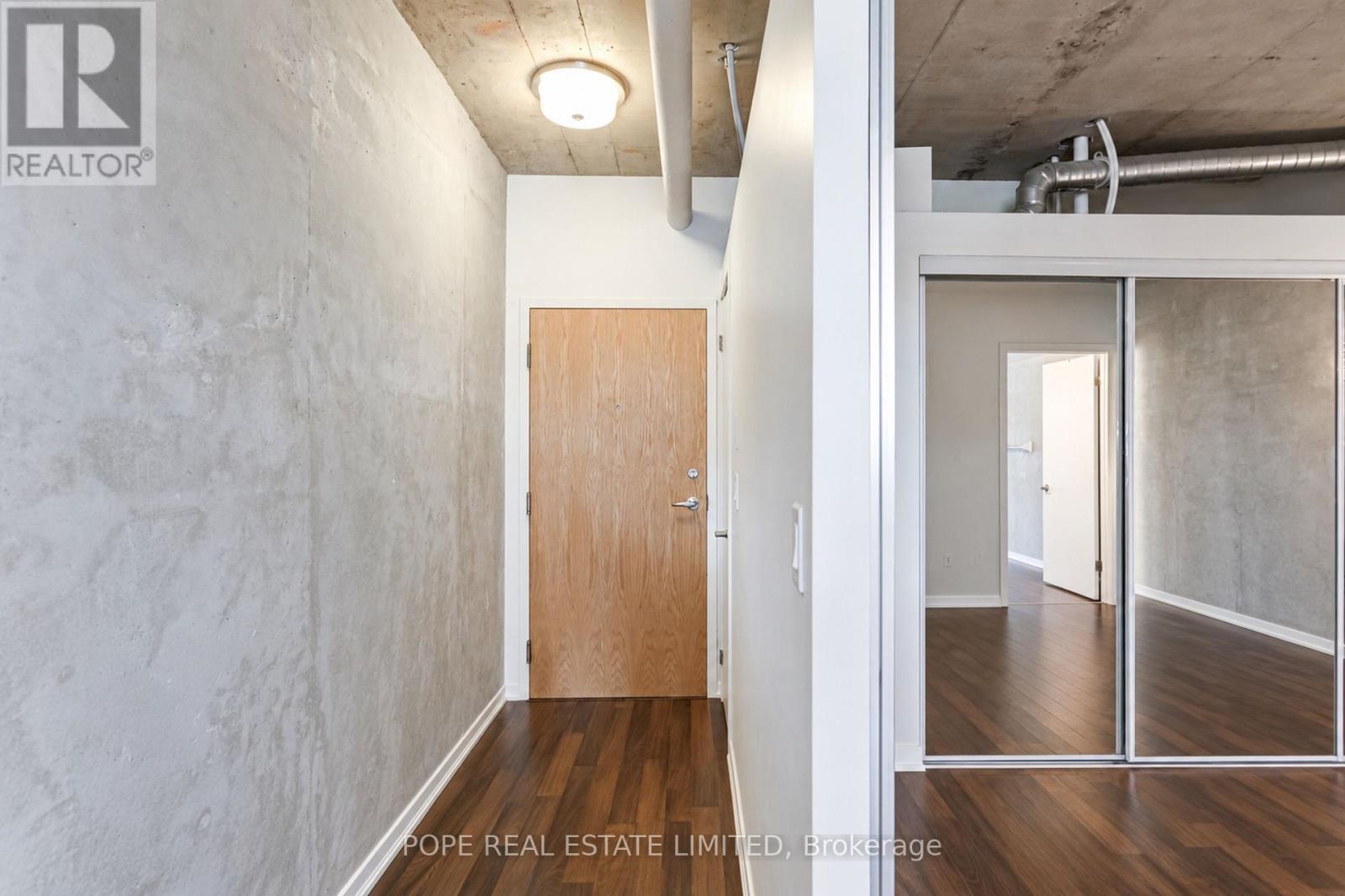 38 Joe Shuster Way — photo 28