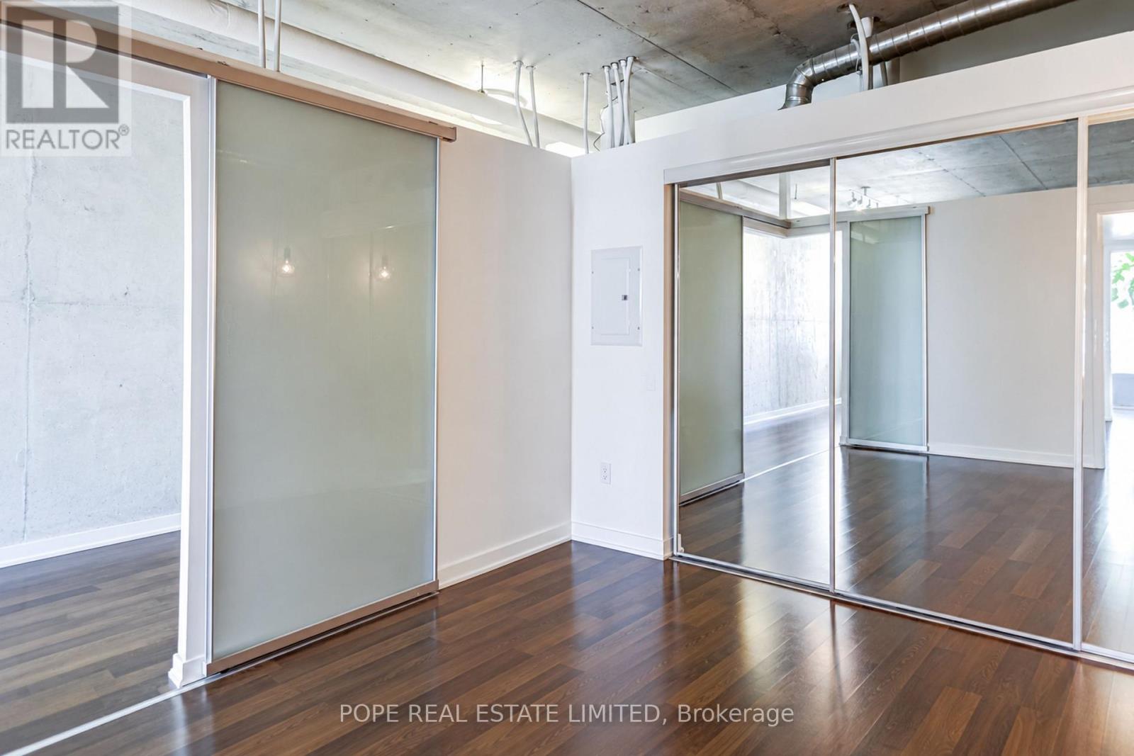 38 Joe Shuster Way — photo 31
