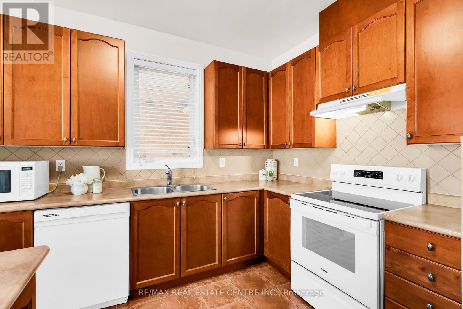 43 Delphinium Way, Brampton, ON photo 15