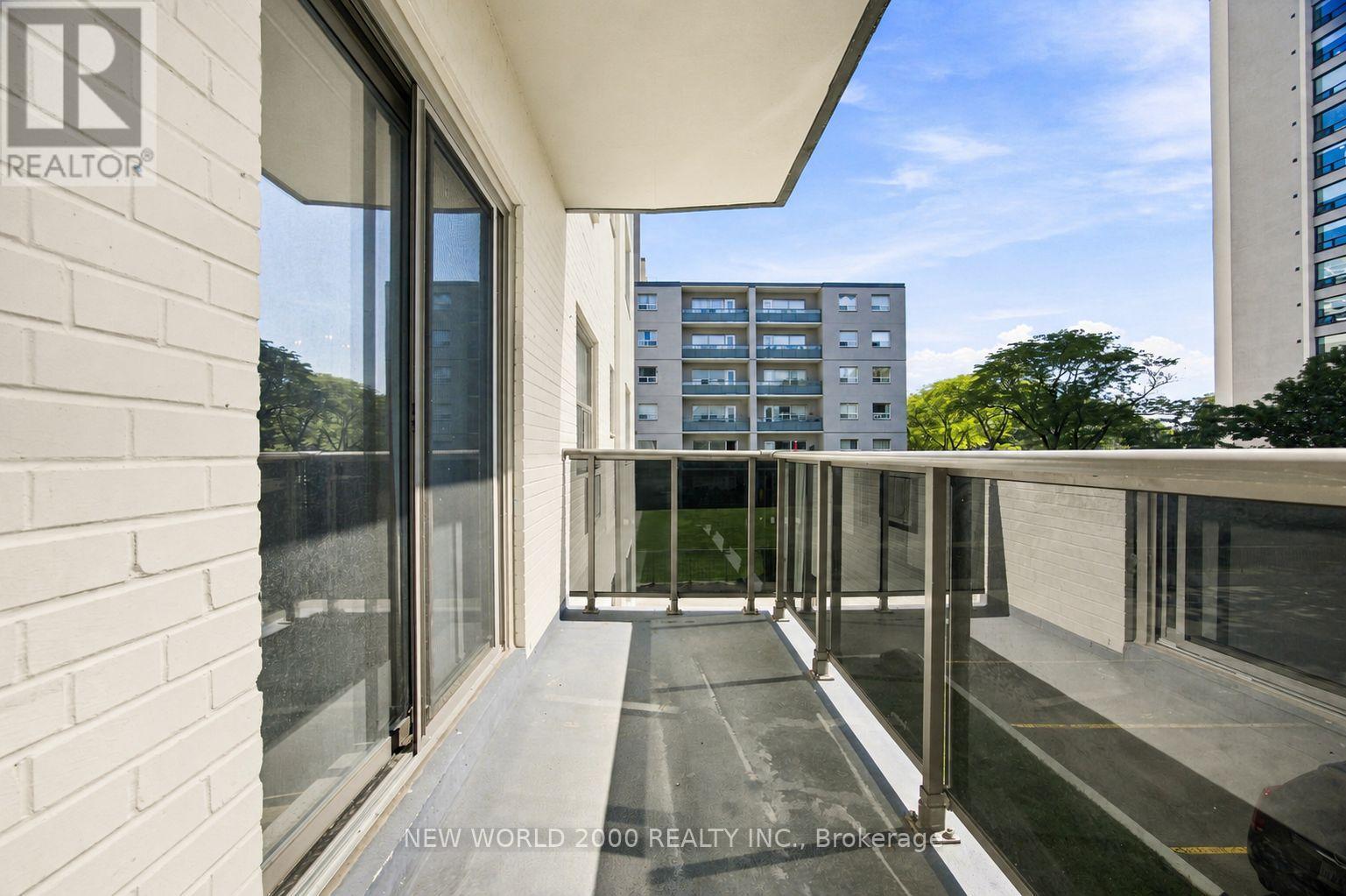 2300 Marine Drive — photo 7