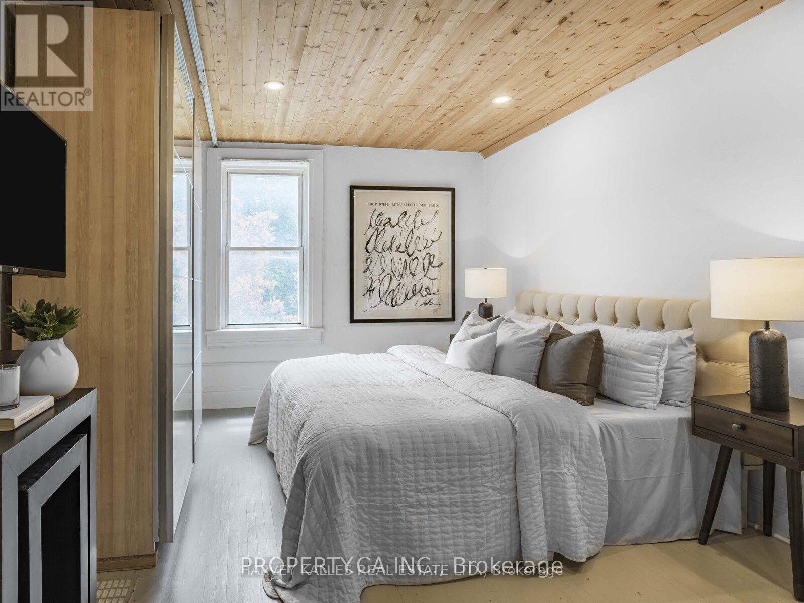 18 Saunders Avenue — photo 18