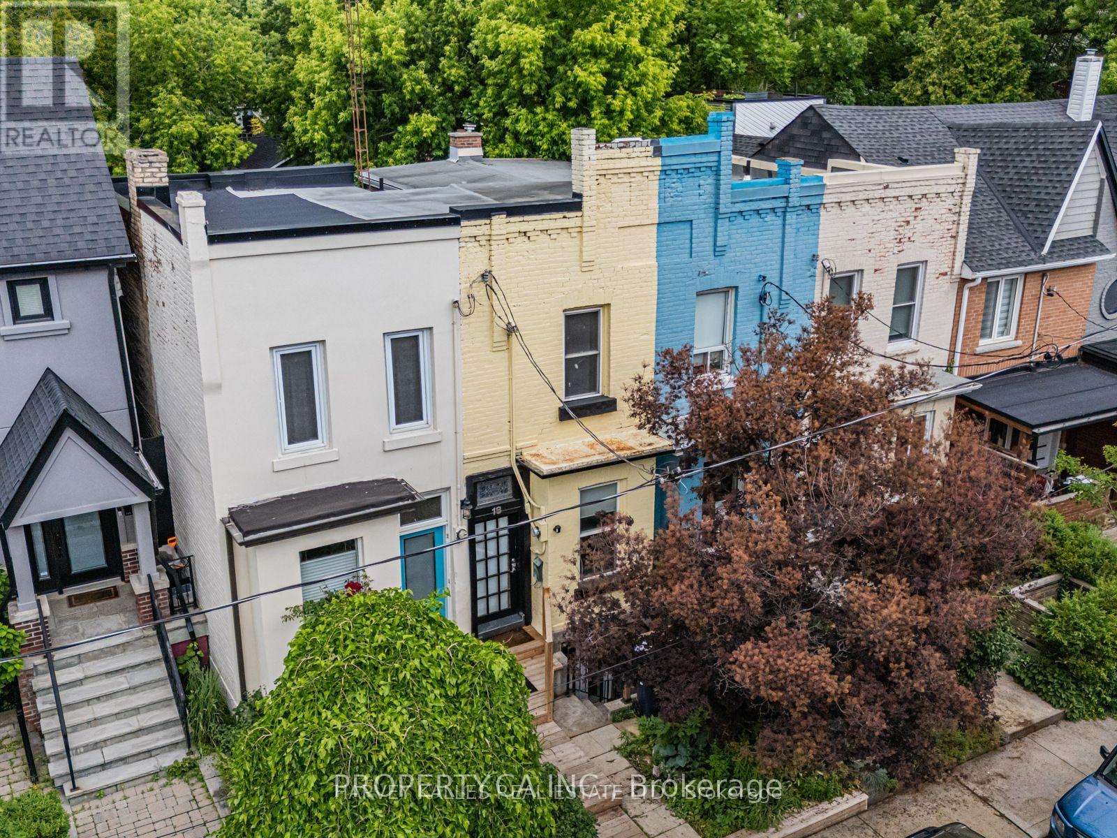 18 Saunders Avenue — photo 26