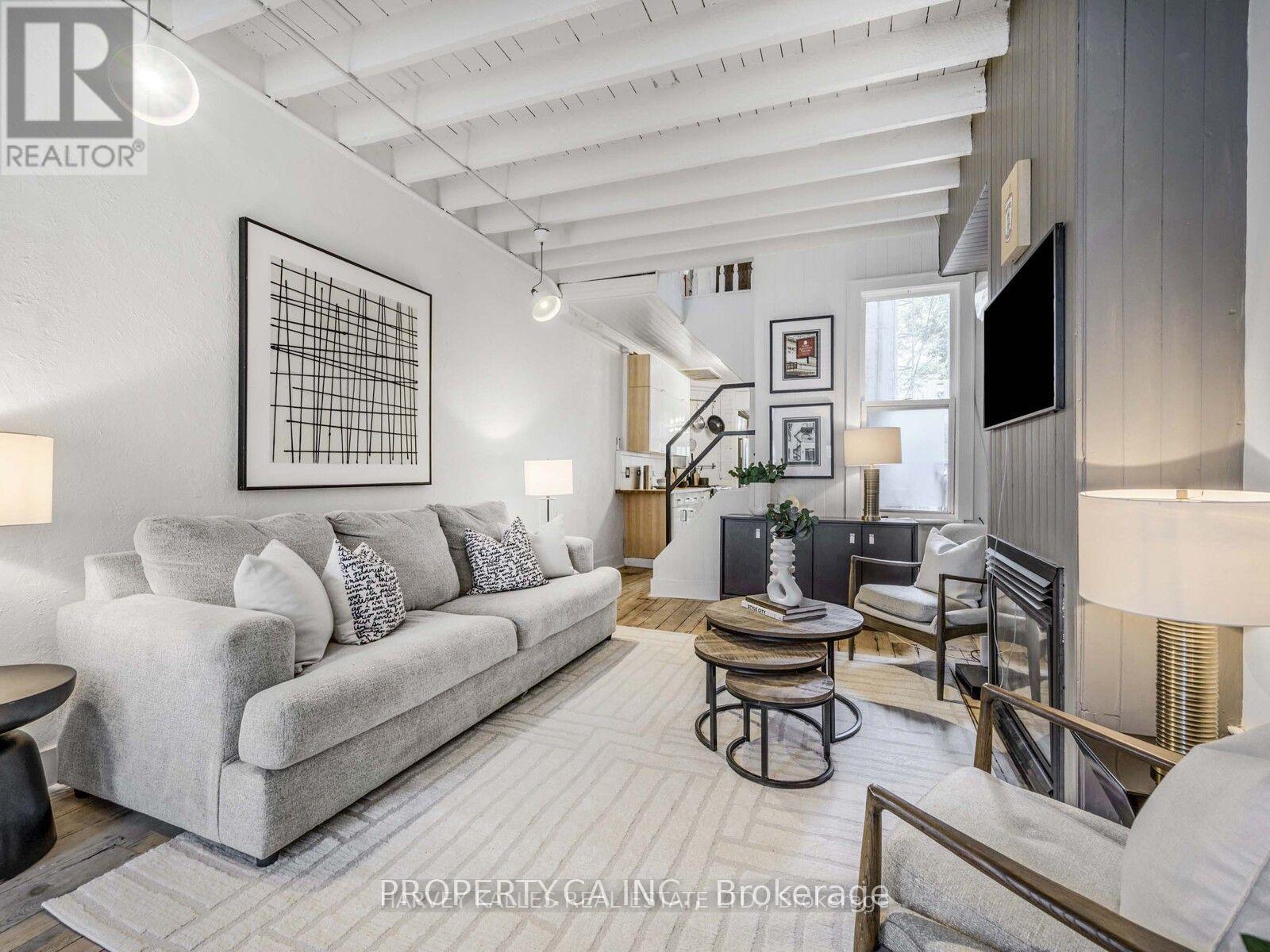 18 Saunders Avenue — photo 4
