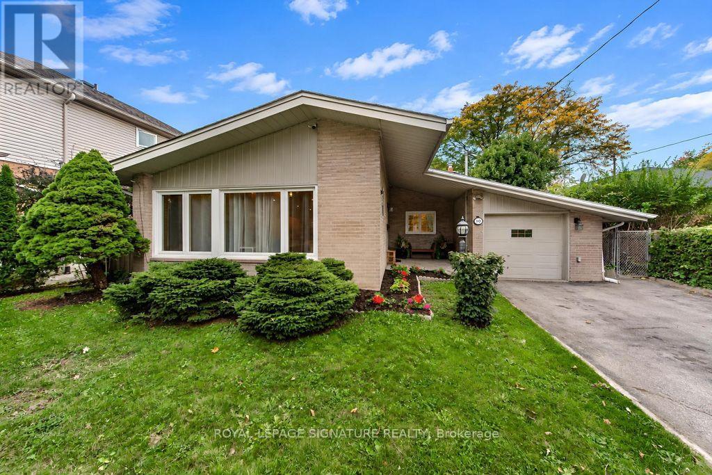 10 Beaver Bend Crescent, Toronto, ON photo 2
