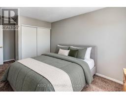 Bedroom 2 - 3868 Craighurst Avenue, Mississauga, ON L5N6V6 Photo 6