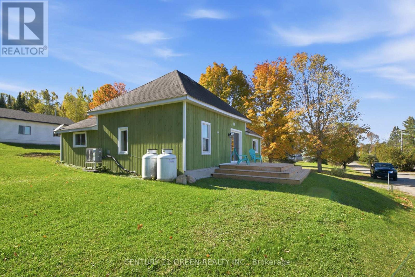135 Village Street, Hastings Highlands, ON photo 4