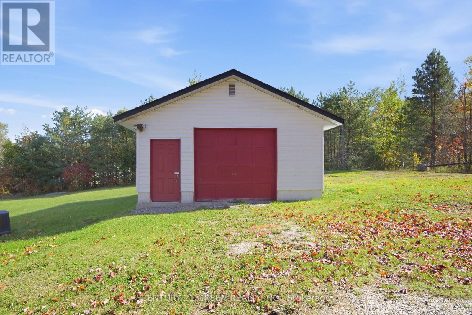 135 Village Street, Hastings Highlands, ON photo 8