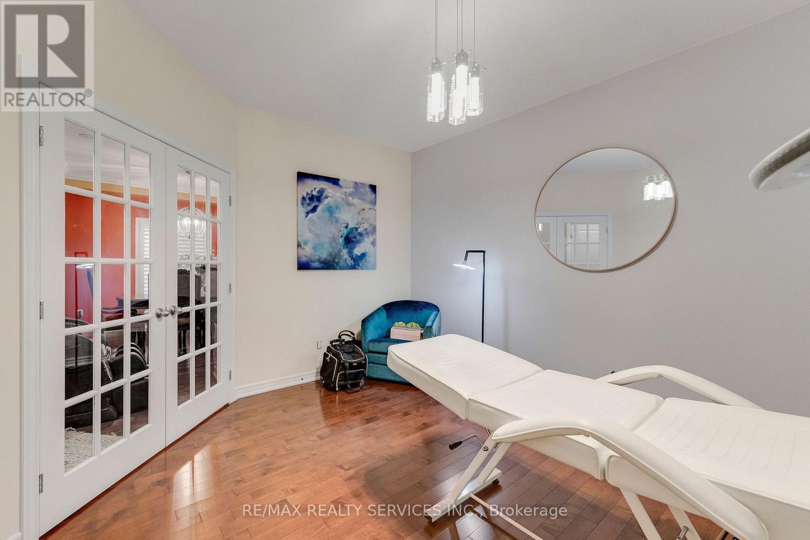 16 SISTINE COURT - 16