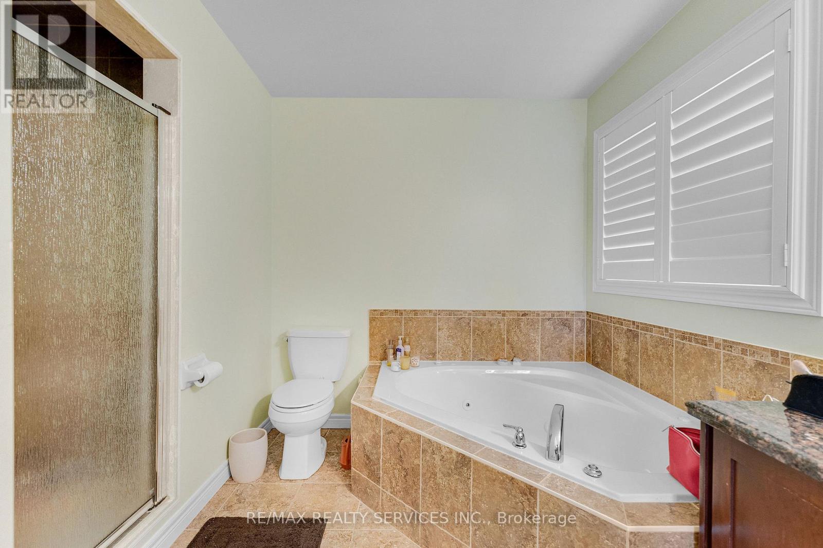 16 SISTINE COURT - 23