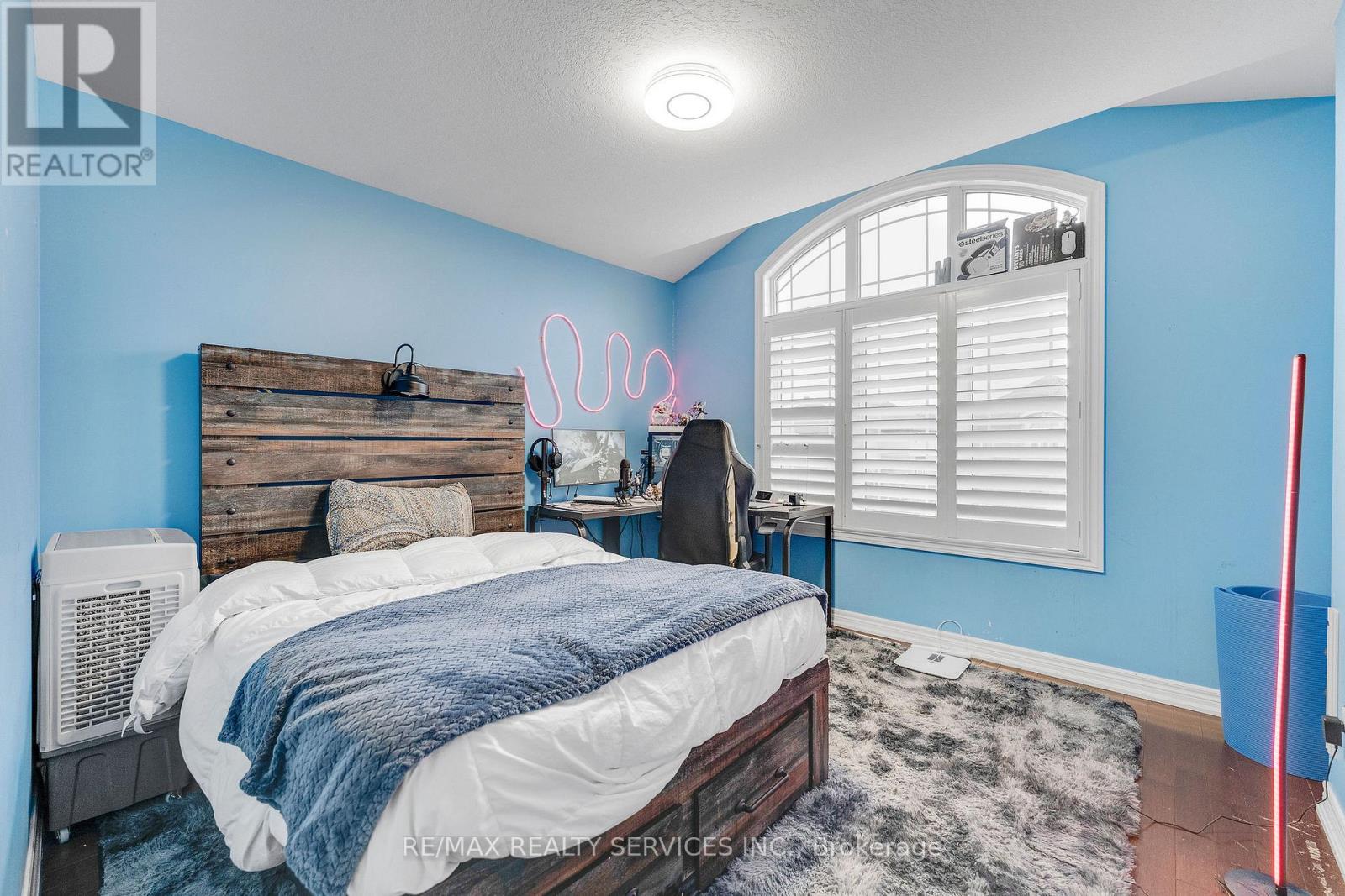 16 SISTINE COURT - 26