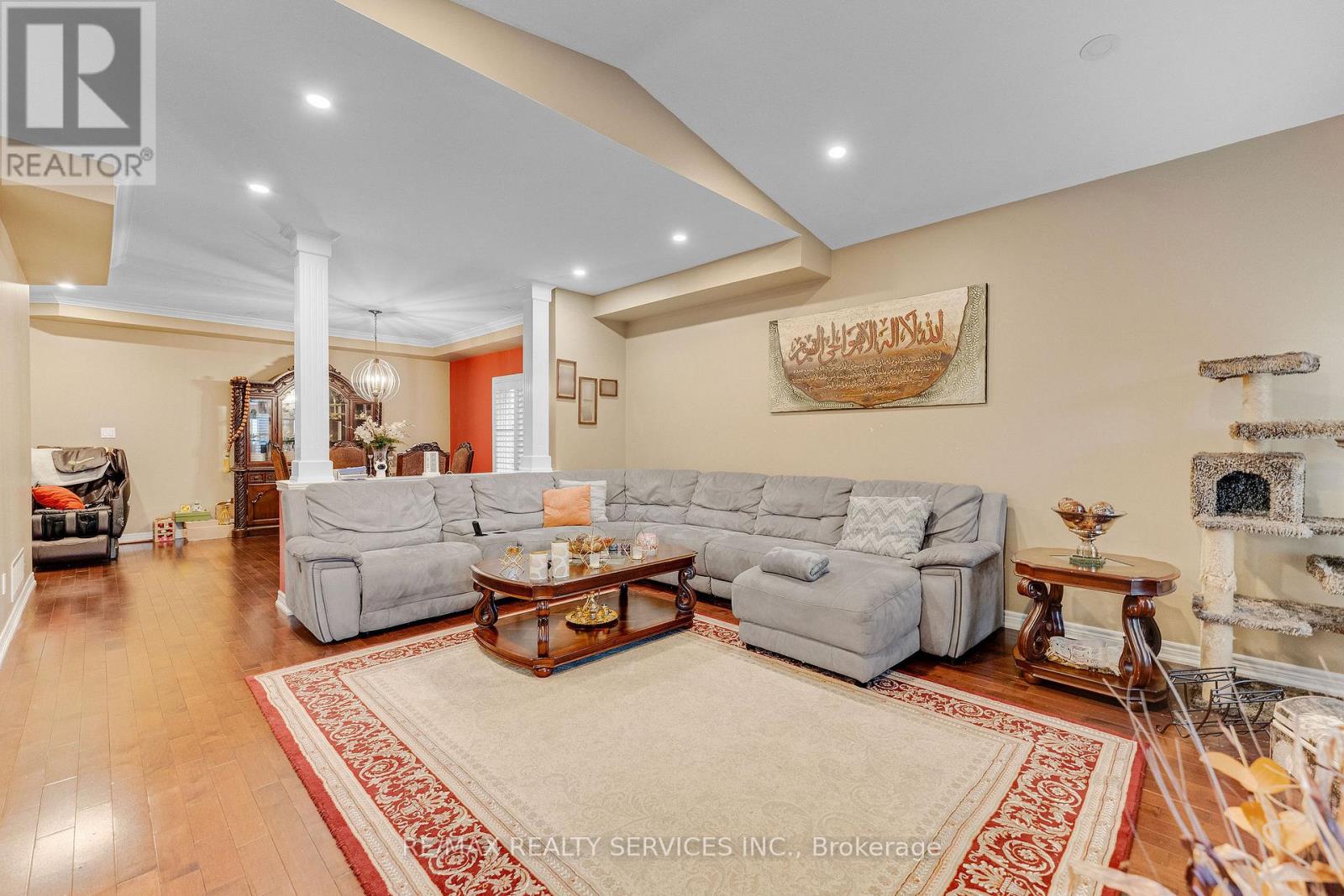 16 SISTINE COURT - 6