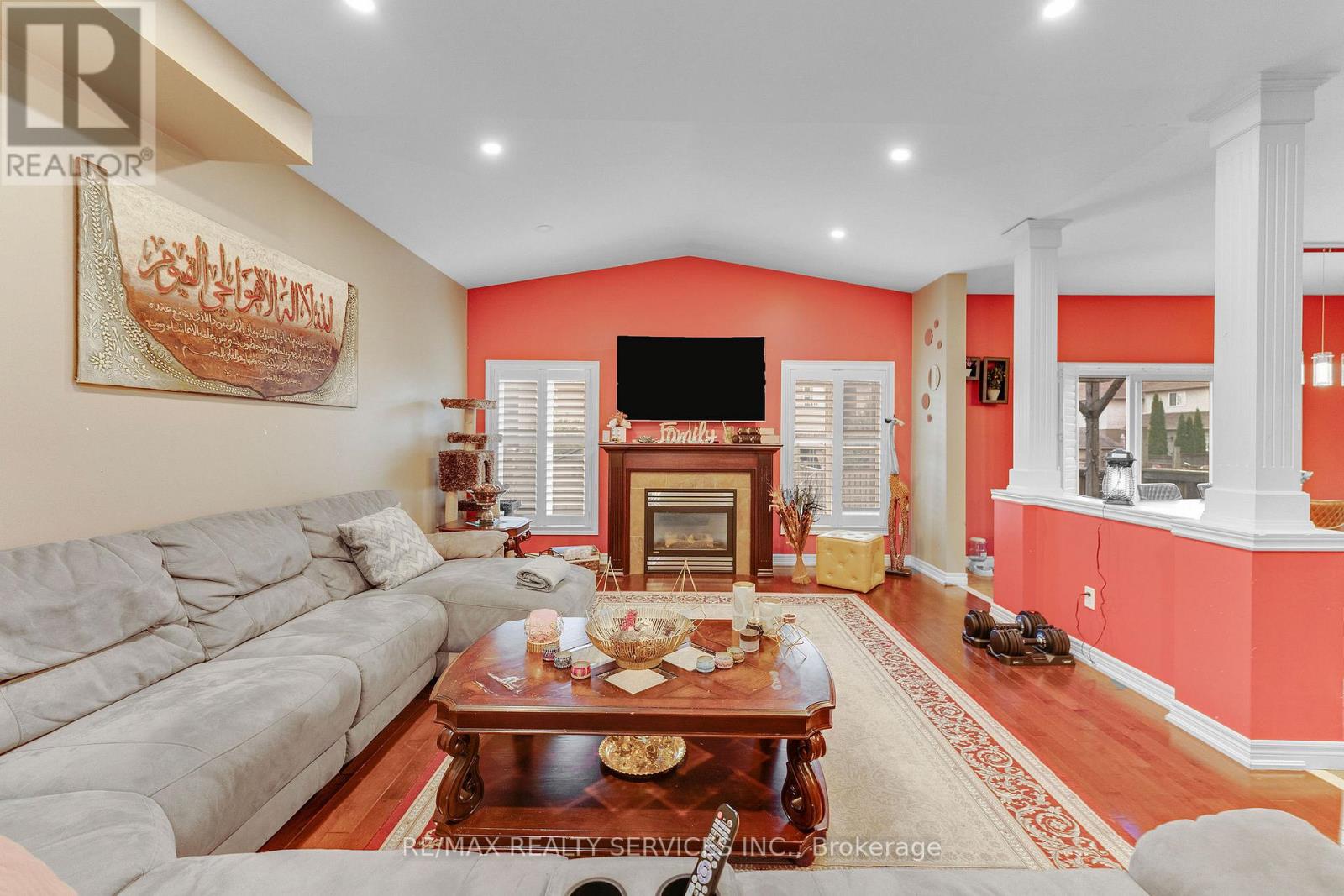 16 SISTINE COURT - 8
