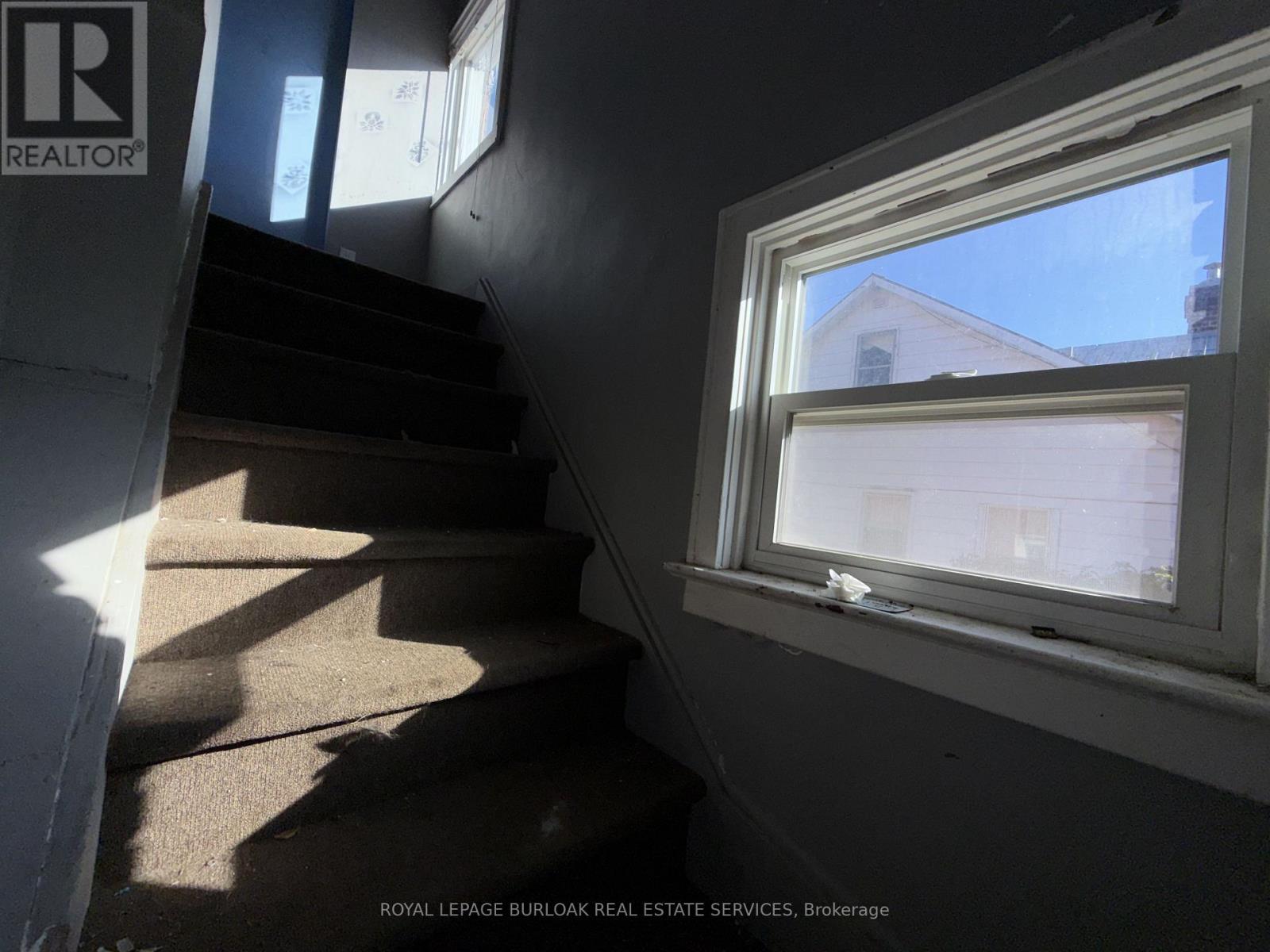 36 Wallace Terrace West, Sault Ste Marie, ON photo 8