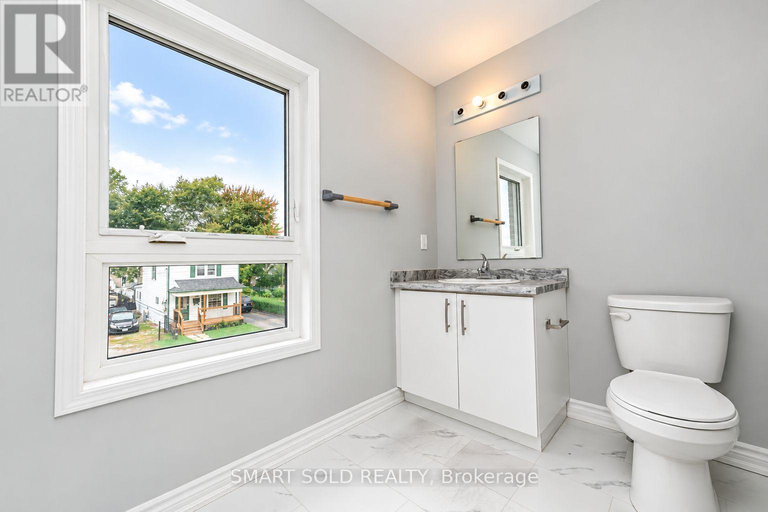 19 Perenack Avenue, Welland, ON photo 12