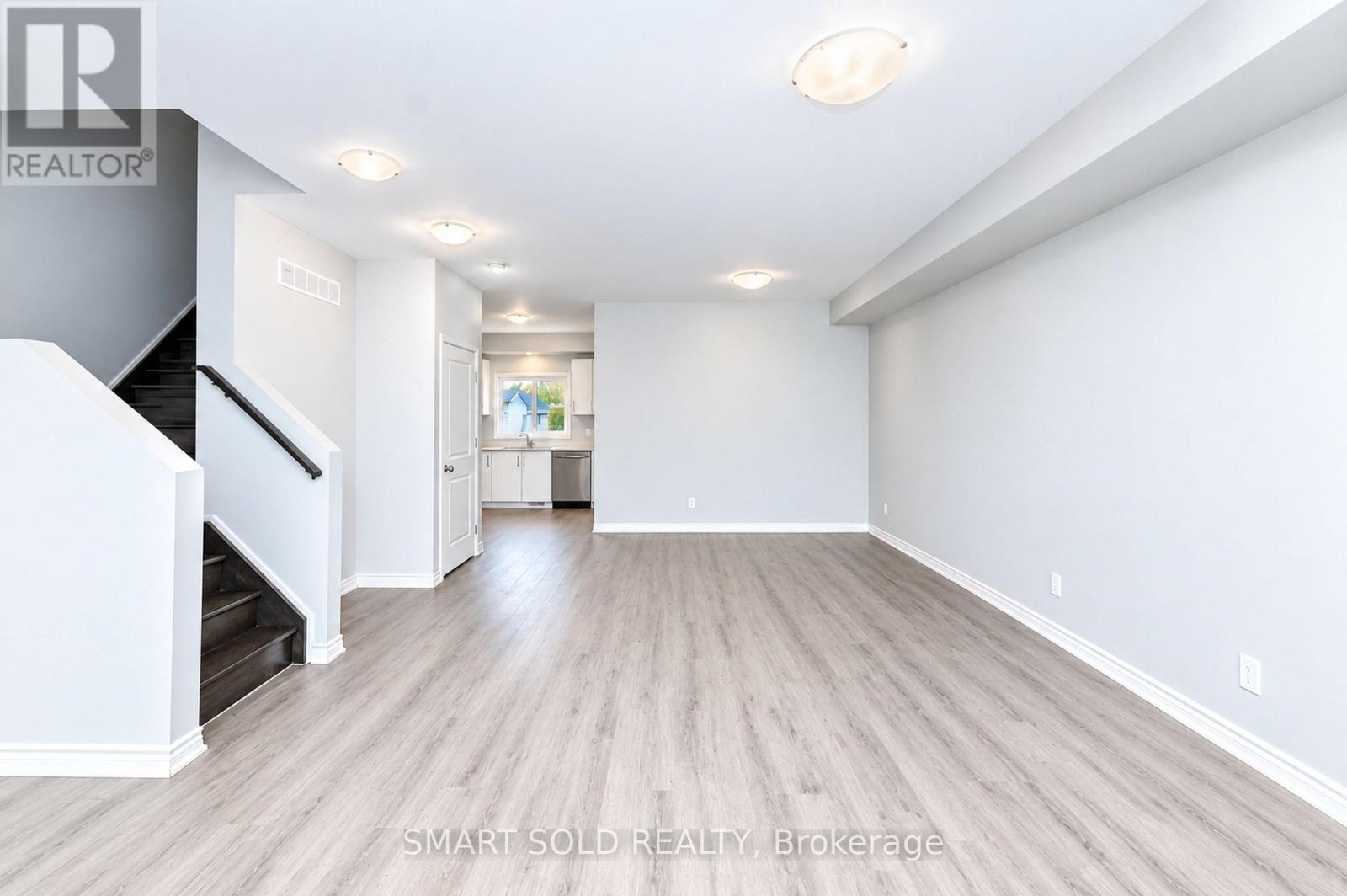 19 Perenack Avenue, Welland, ON photo 3