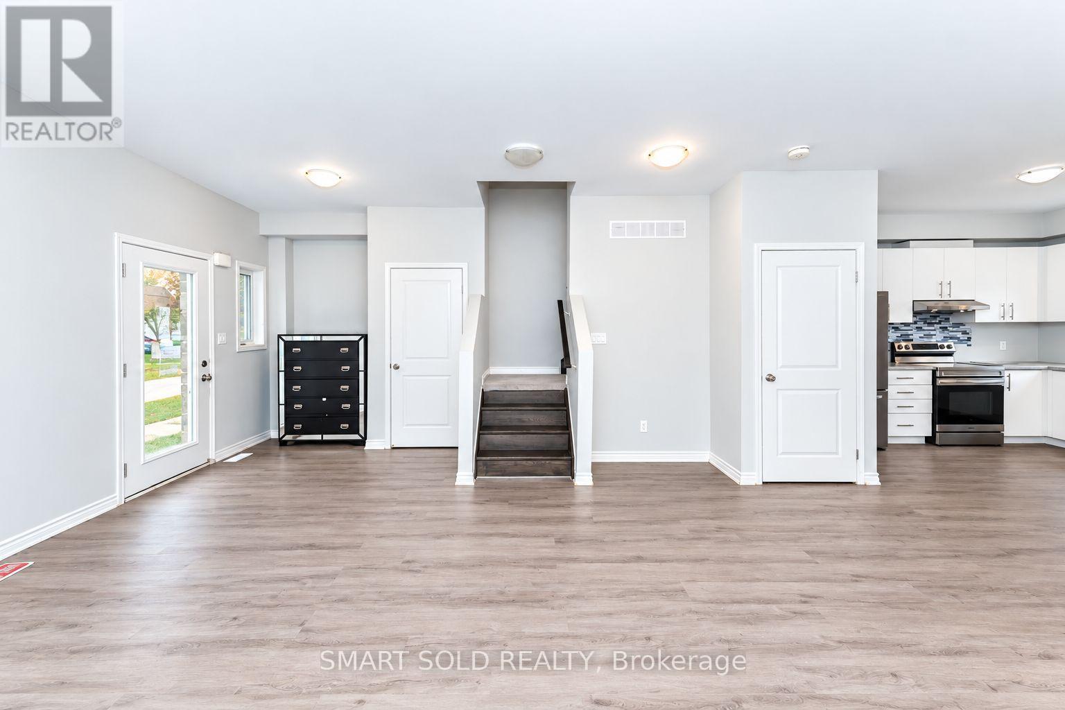19 Perenack Avenue, Welland, ON photo 8