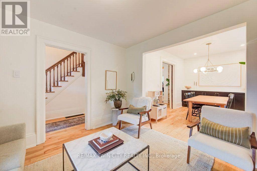 22 Whitney Place, Kitchener, ON photo 11