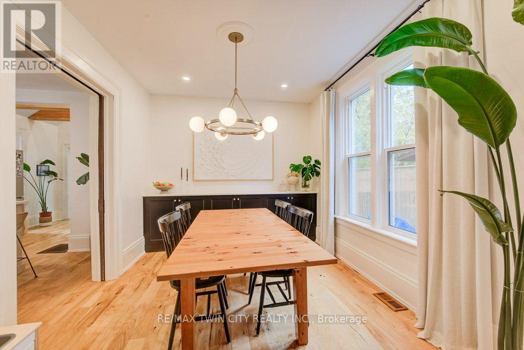 22 Whitney Place, Kitchener, ON photo 13