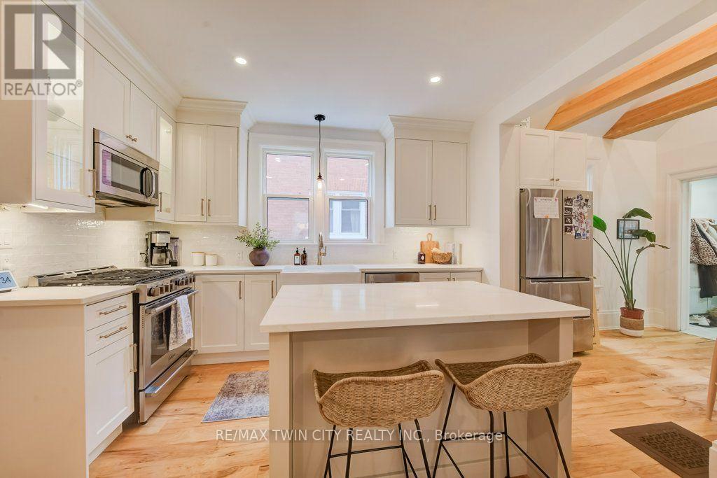 22 Whitney Place, Kitchener, ON photo 16