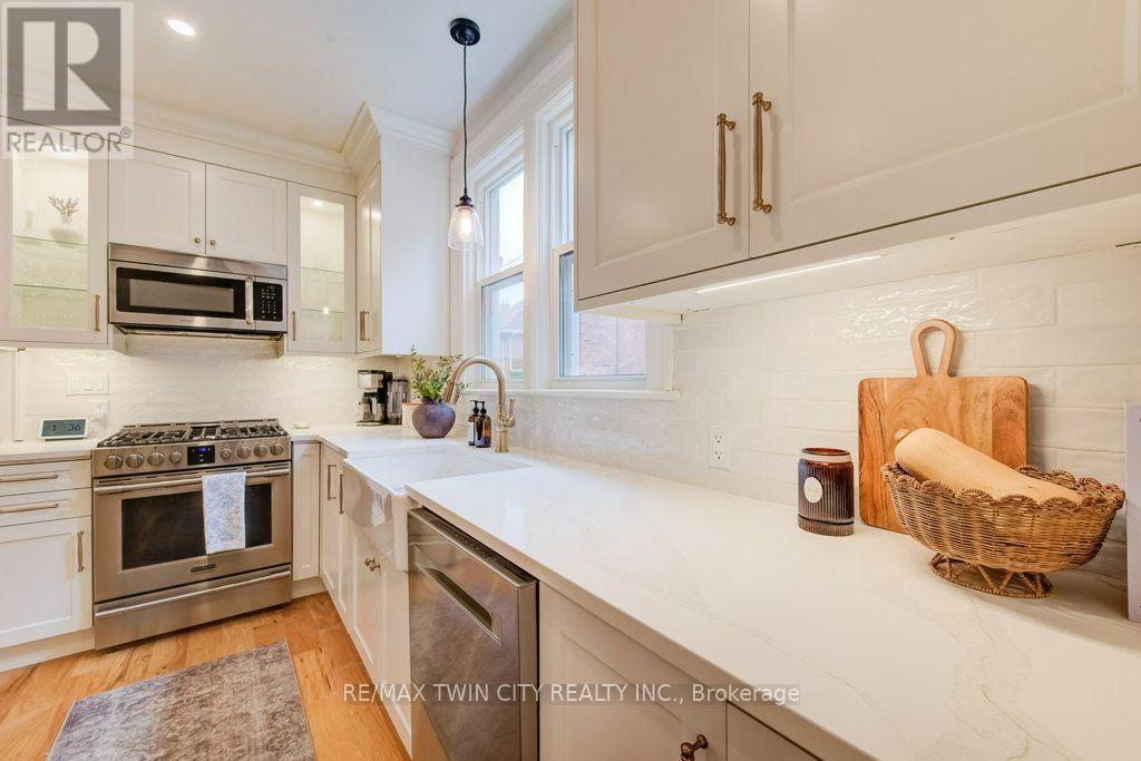 22 Whitney Place, Kitchener, ON photo 21