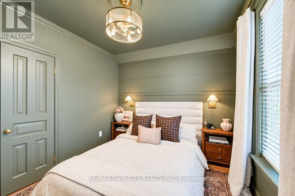 22 Whitney Place, Kitchener, ON photo 30