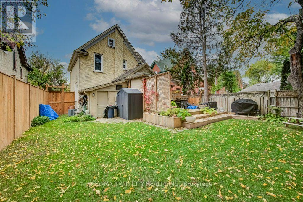 22 Whitney Place, Kitchener, ON photo 45