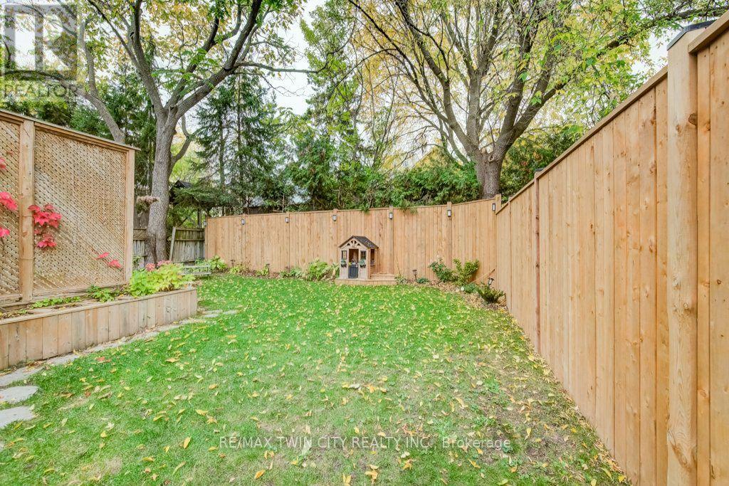 22 Whitney Place, Kitchener, ON photo 47