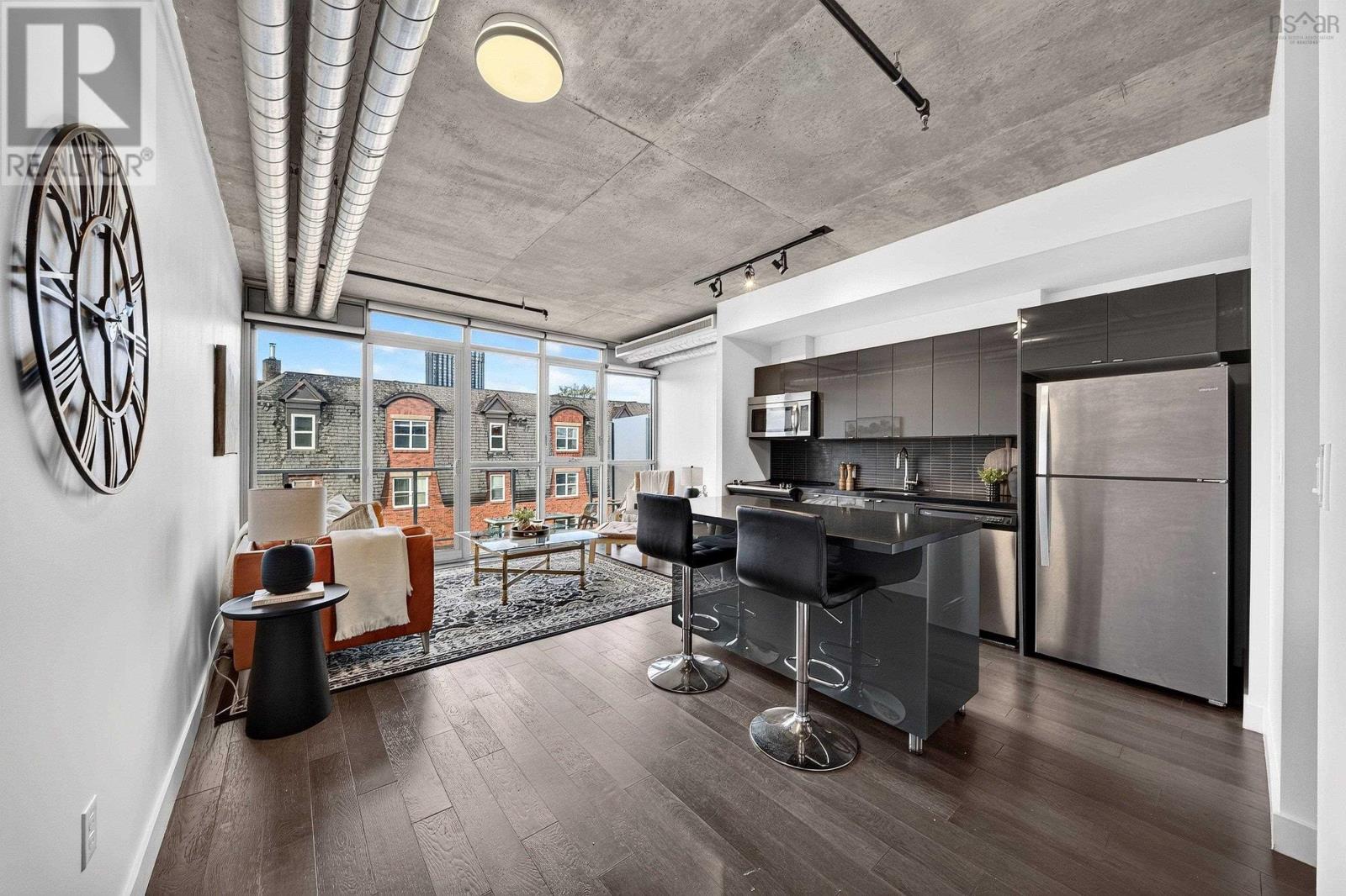 #522 1065 Barrington Street - 3