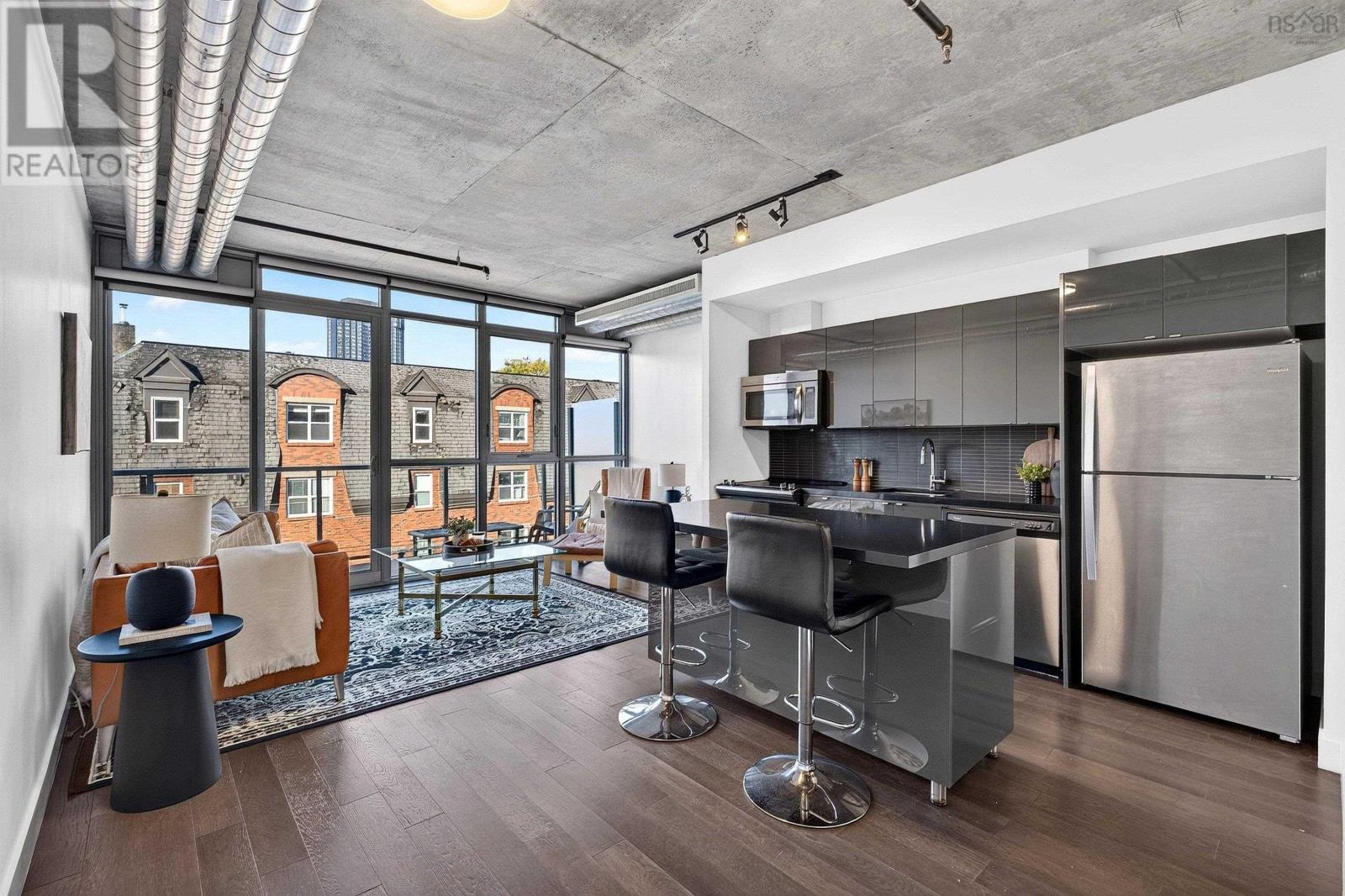 #522 1065 Barrington Street - 5