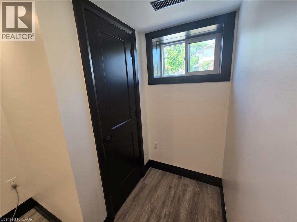 531 Queenston Road — photo 16