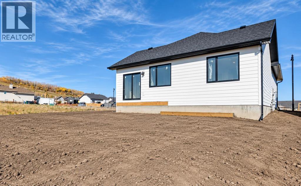 341 Flare Avenue SW, photo 17 of 21
