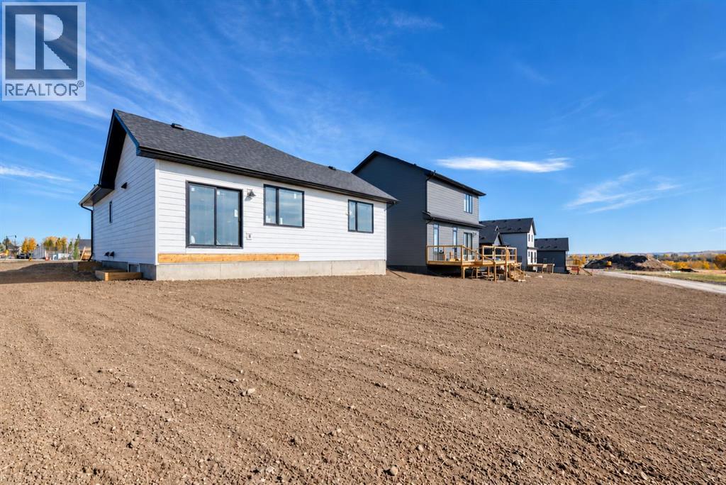 341 Flare Avenue SW, photo 16 of 21