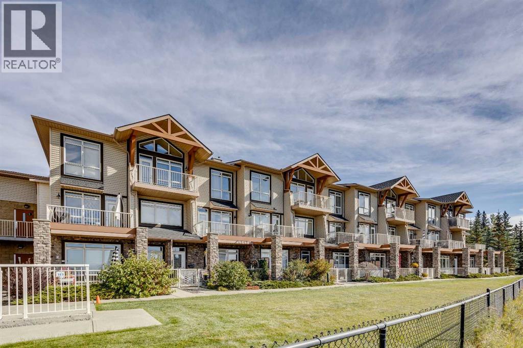 17, 181 Rockyledge View NW, Calgary, Alberta, T3G6B1