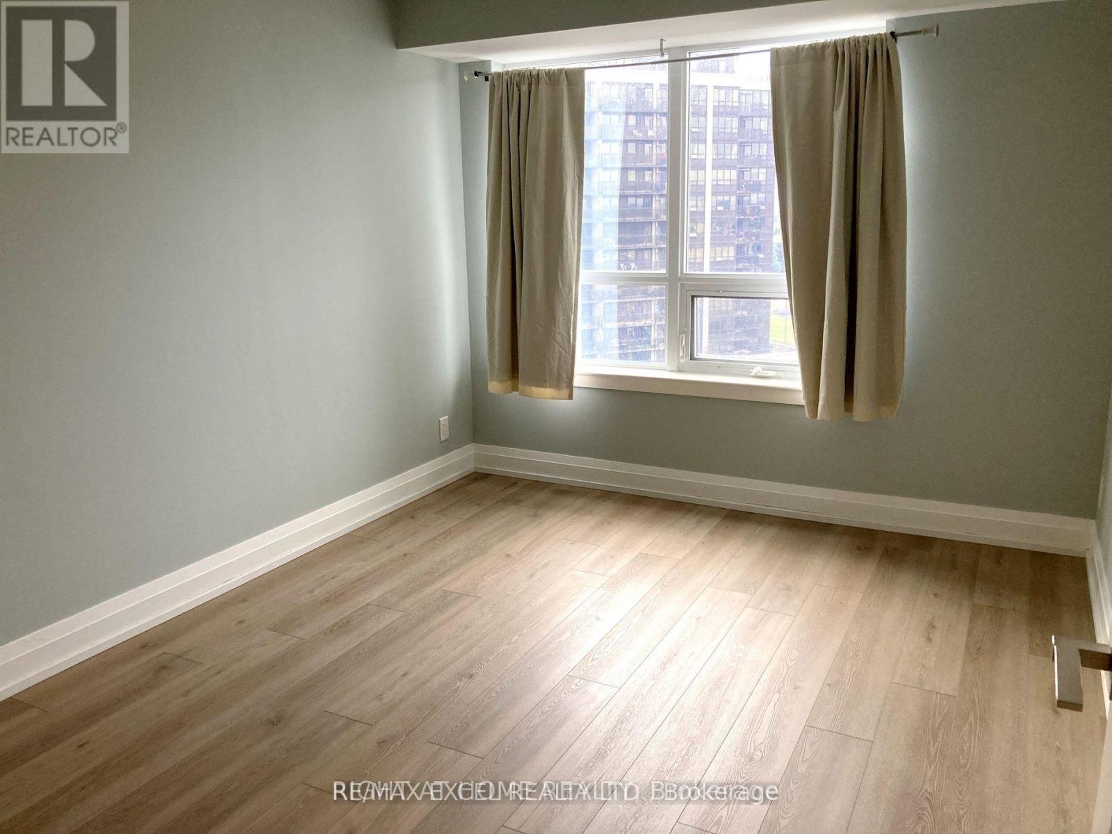 1 De Boers Drive — photo 11