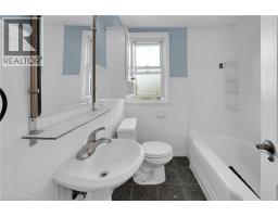 9 Arlington Avenue, St  Catharines, ON L2P3A3 Photo 15