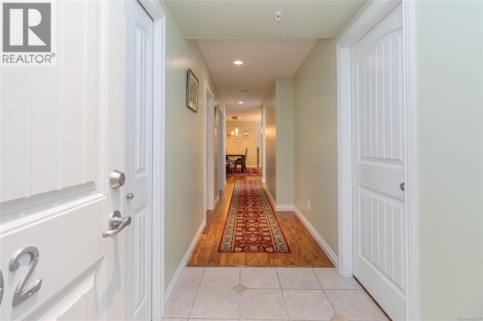 102 2318 James White Boulevard, Sidney