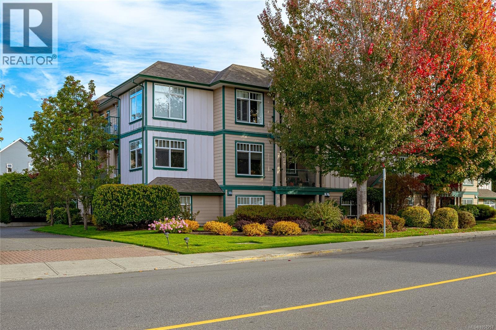 102 2318 James White Boulevard, Sidney