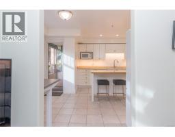 Kitchen - 102 2318 James White Blvd, Sidney, BC V8L1Z6 Photo 11