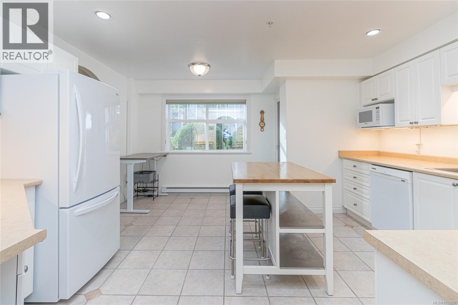#102 2318 James White Blvd - 13