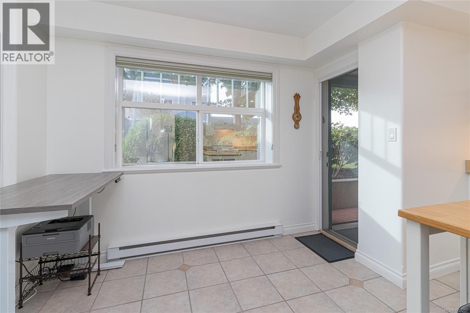 102 2318 James White Boulevard, Sidney