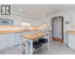 102 2318 James White Blvd, Sidney, BC V8L1Z6 Photo 12