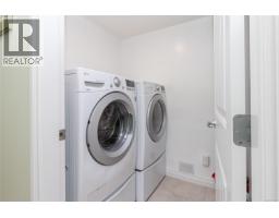 102 2318 James White Blvd, Sidney, BC V8L1Z6 Photo 23