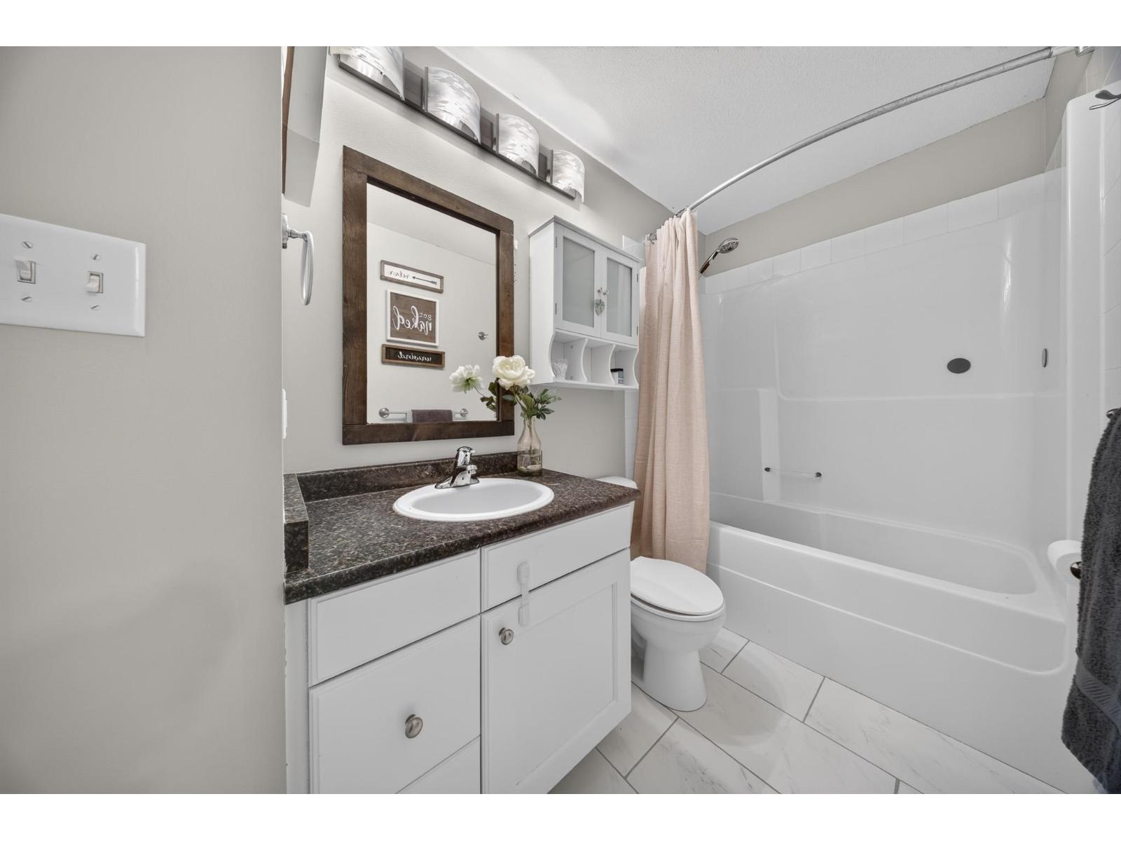 Photo of 4 46538 FIRST AVENUE, Chilliwack Proper East 21