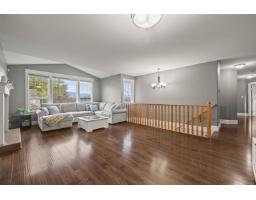 8099 Topper Drive, Mission, BC V2V7A8 Photo 9
