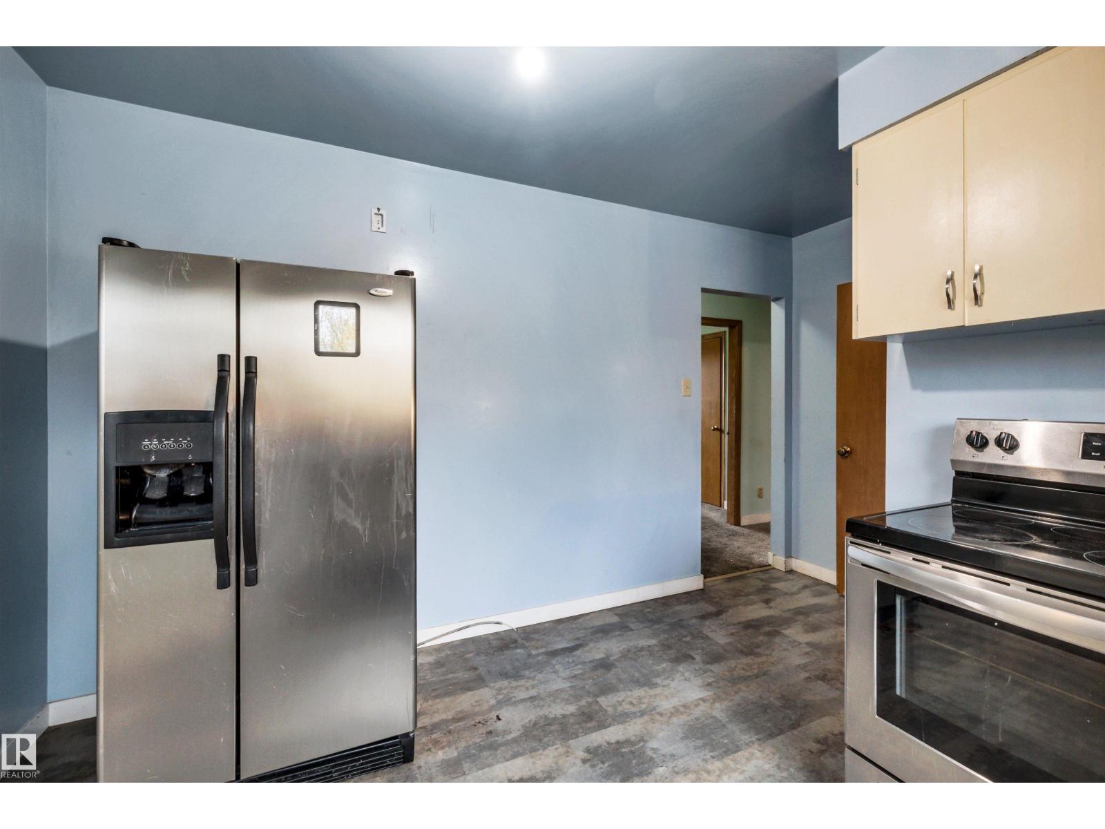 12823 94 Street NW, photo 14