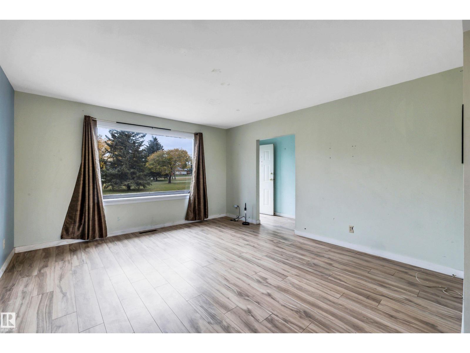 12823 94 Street NW, photo 7