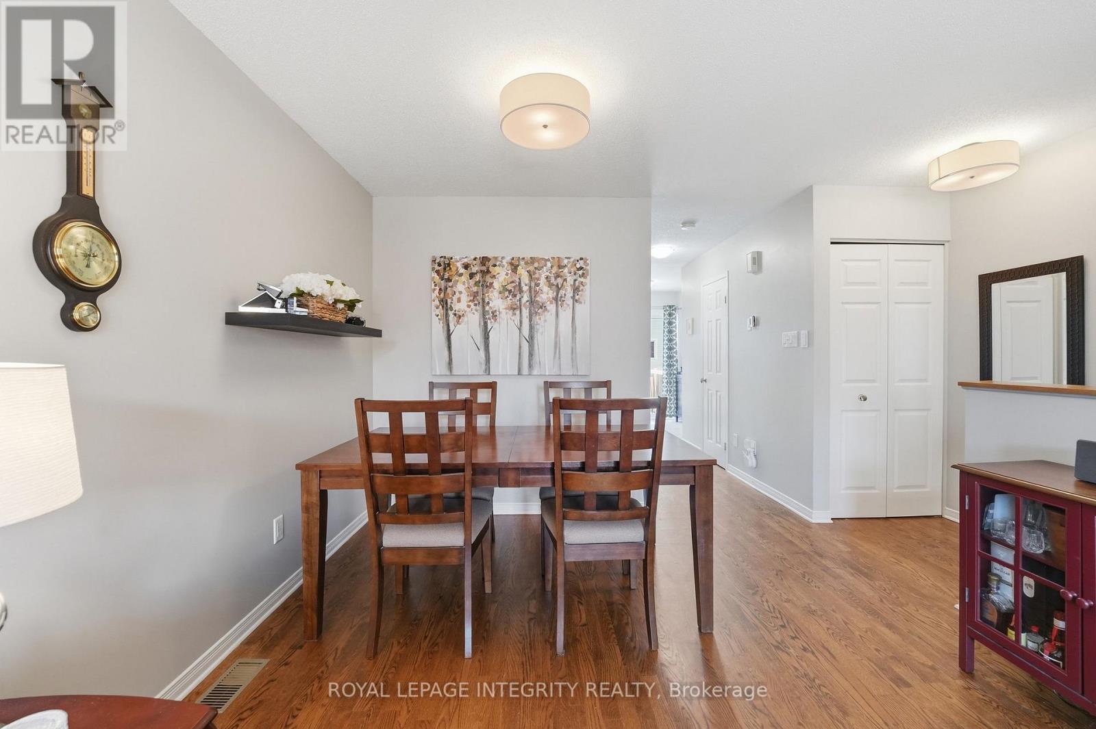 24 Yorkville Street — photo 10