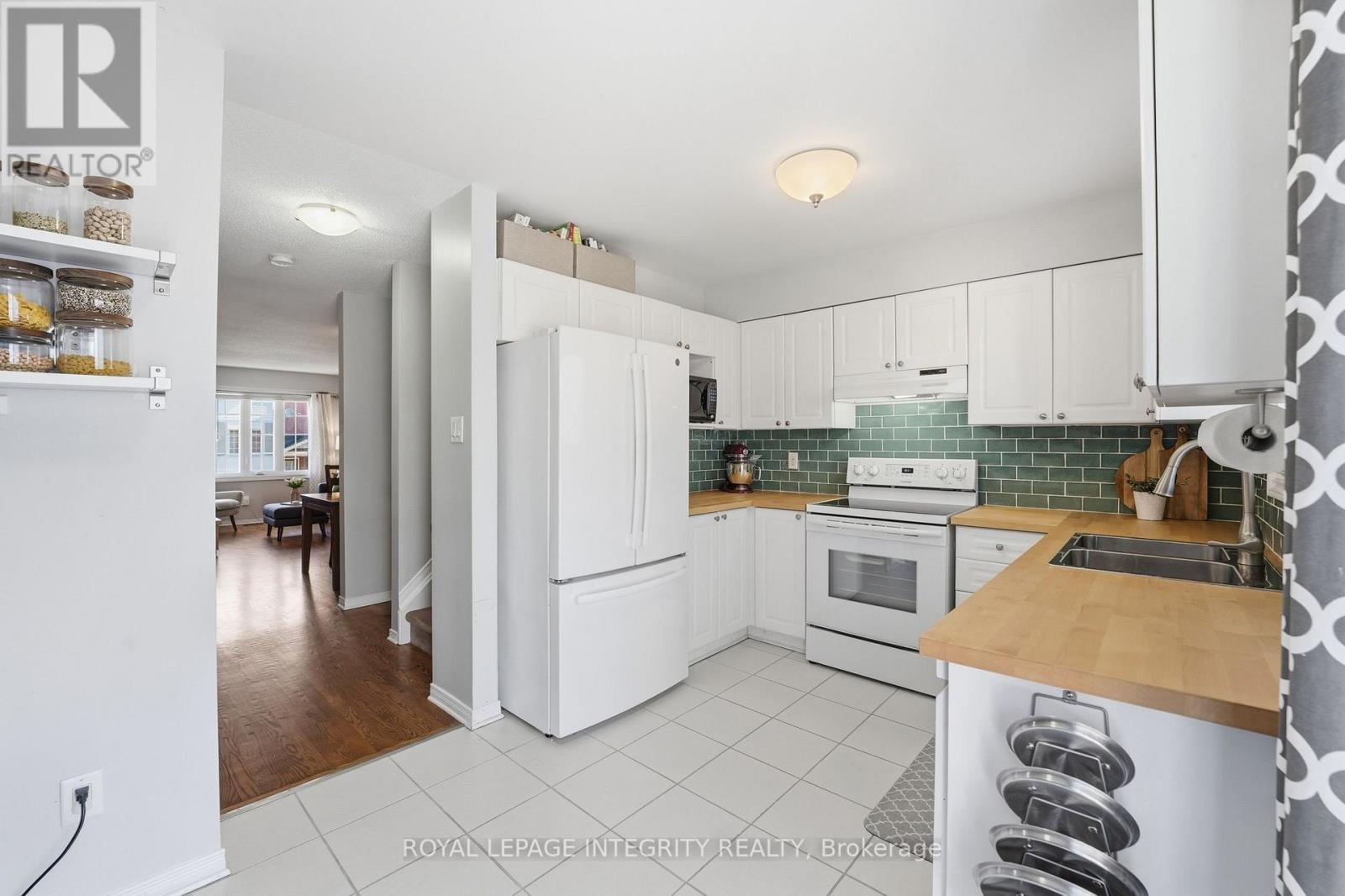 24 Yorkville Street — photo 13
