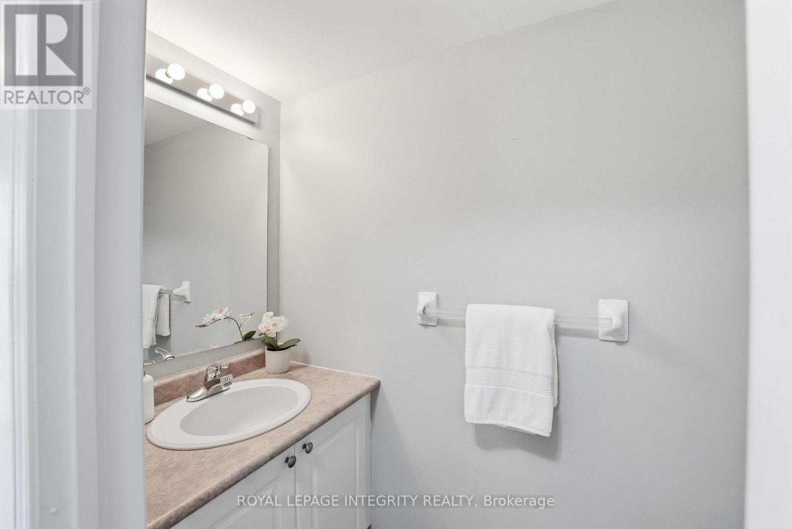 24 Yorkville Street — photo 19