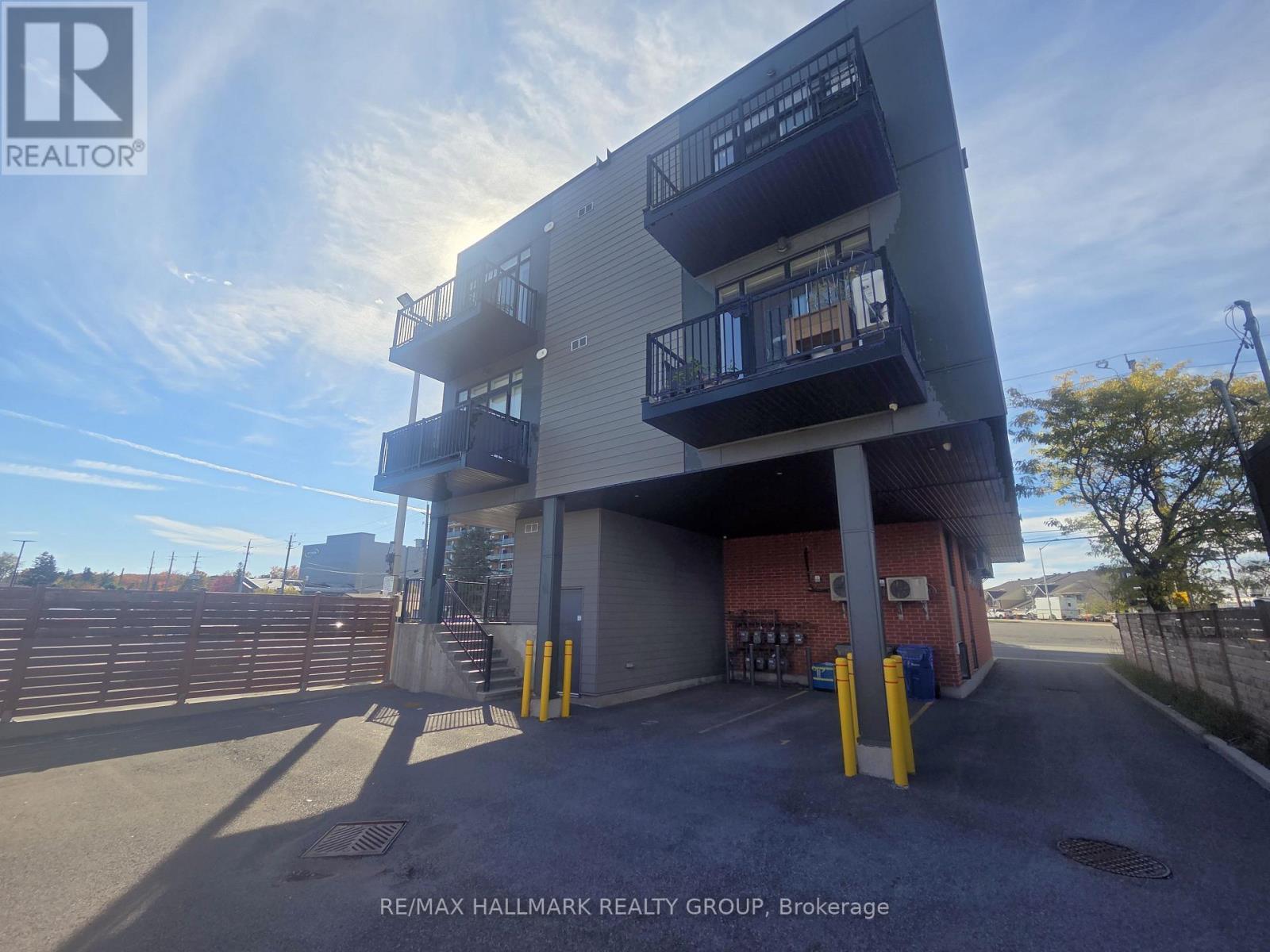 351 Croydon Avenue — photo 13
